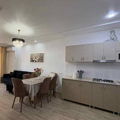 Location d'un appartement lumineux et spacieux, 72 m², Batoumi, Géorgie