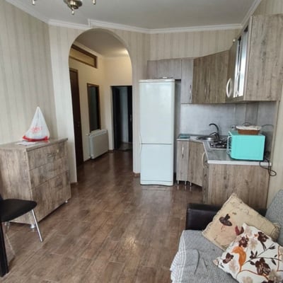 Alquiler de apartamento acogedor con vista al mar, 40 m², centro de la ciudad, Batumi, Georgia