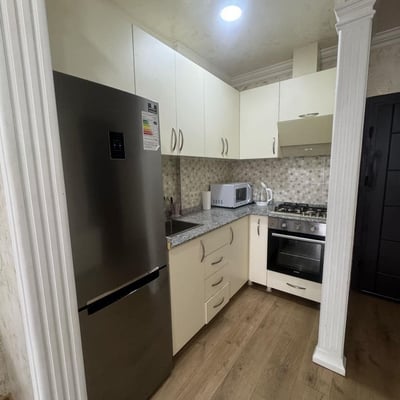 Alquiler de apartamento acogedor con vistas al mar y a la montaña, Batumi, Georgia