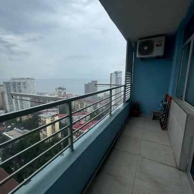 Alquiler de apartamento acogedor con vistas al mar y a la montaña, Batumi, Georgia
