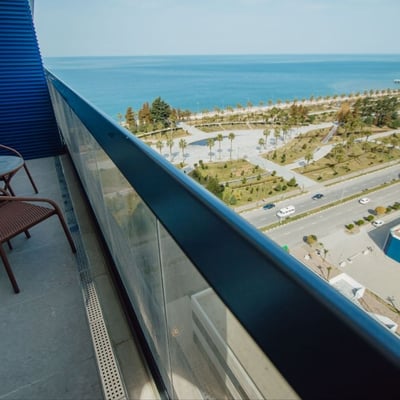 Location d'un studio confortable, lumineux avec vue sur la mer, Batumi, Géorgie