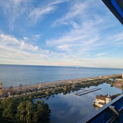 Alquiler de apartamento luminoso con vista al mar en Orbi City, 78 m², Batumi, Georgia