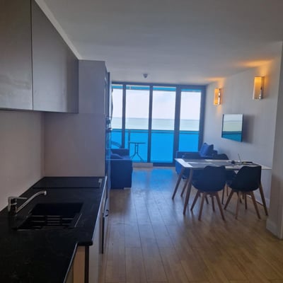 Alquiler de apartamento luminoso con vista al mar en Orbi City, 78 m², Batumi, Georgia