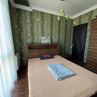 Alquiler de apartamento dúplex luminoso y amplio, 105 m², Batumi, Georgia