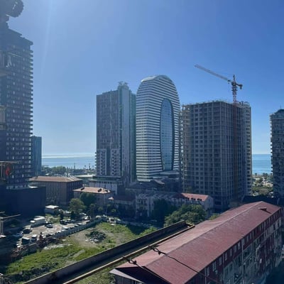 Alquiler de apartamento dúplex luminoso y amplio, 105 m², Batumi, Georgia