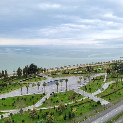 Alquiler de apartamento moderno y amueblado con vista al mar, White Sails, Batumi, Georgia