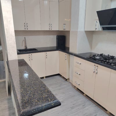 Location d'un appartement neuf et spacieux, 82 m², Batoumi, Géorgie