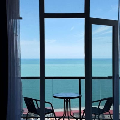Alquiler de estudio panorámico con vista al mar, Guru Residence, Batumi, Georgia