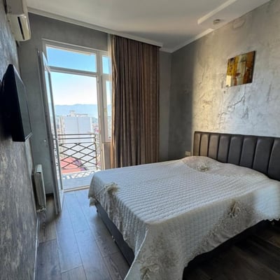 Rent a luxury, spacious apartment with sea and mountain view, 120 m², Batumi, Georgia