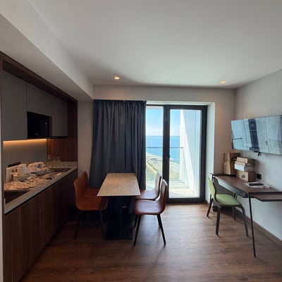 Studio spacieux 45m² avec vue sur la mer à louer, Batoumi, Géorgie