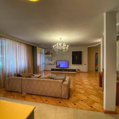 Spacious Apartment 130m² for Rent Near the Park, Batumi, Georgia