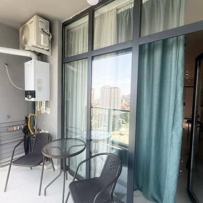Modernes Studio 32m² mit großem Balkon zur Miete, Batumi, Georgien