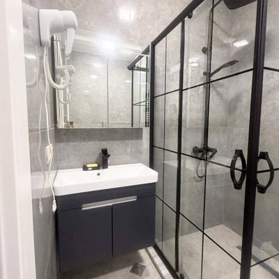 Modernes Studio 32m² mit großem Balkon zur Miete, Batumi, Georgien