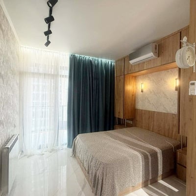 Modernes Studio 32m² mit großem Balkon zur Miete, Batumi, Georgien