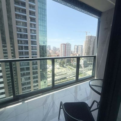 Modernes Studio 32m² mit großem Balkon zur Miete, Batumi, Georgien