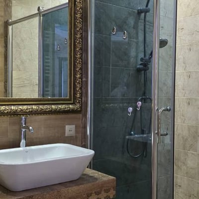 Аренда квартиры 80м² с видом на море, первая линия, Батуми, Грузия