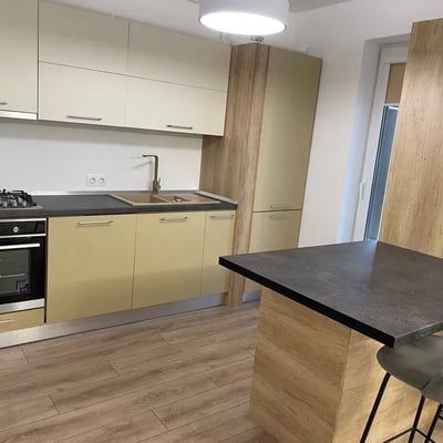 Аренда уютной 2-комнатной квартиры в районе Avangarden 3, Брашов, Румыния