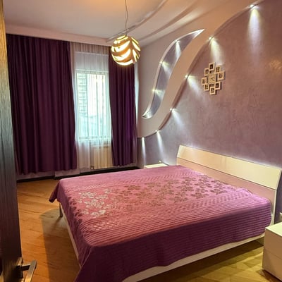 Location d’un appartement moderne et meublé avec parking, 120 m², Vake-Saburtalo, Tbilissi, Géorgie