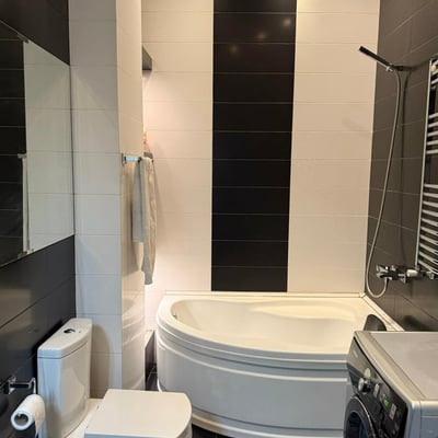 Location d’un appartement moderne et meublé avec parking, 120 m², Vake-Saburtalo, Tbilissi, Géorgie