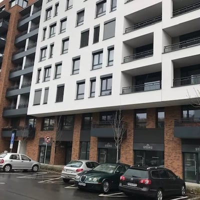 Alquiler a largo plazo de un apartamento de 2 habitaciones, 56 m², en Staré Mesto, Bratislava, Eslovaquia