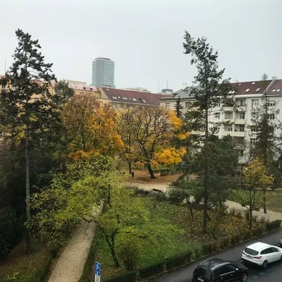 Alquiler a largo plazo de un apartamento de 2 habitaciones, 56 m², en Staré Mesto, Bratislava, Eslovaquia