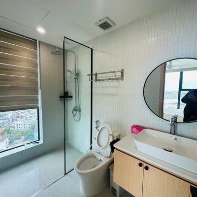 Luxuriöses 2-Zimmer-Apartment mit Flussblick, Panoma 1, Da Nang, Vietnam zu vermieten