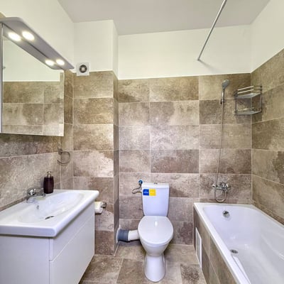 Apartamento luminoso en alquiler en edificio nuevo, Bucarest, Rumanía