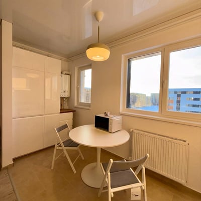 Estudio moderno, amueblado en alquiler, Bucarest, Rumanía