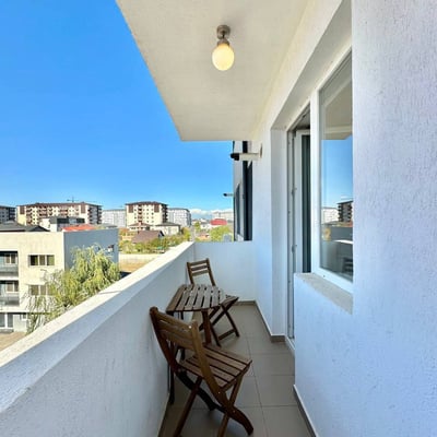 Estudio moderno con balcón en alquiler, Bucarest, Rumanía