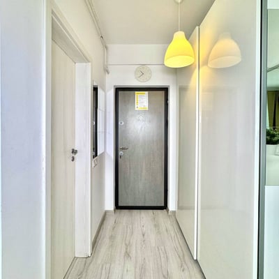 Estudio moderno con balcón en alquiler, Bucarest, Rumanía