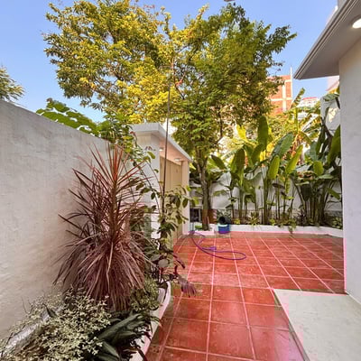 Аренда современного и стильного дома с садом, Сон Тра, Дананг, Вьетнам