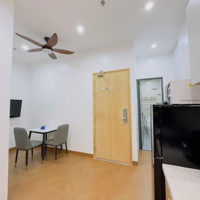 Аренда современной, полностью меблированной студии с балконом, район Нгу Хань Сон, Дананг, Вьетнам