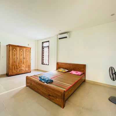 Rent a spacious, fully furnished house near the beach, Thanh Khe, Da Nang, Vietnam