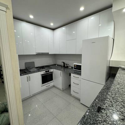 Alquiler de apartamento luminoso y completamente amueblado, Batumi, Georgia