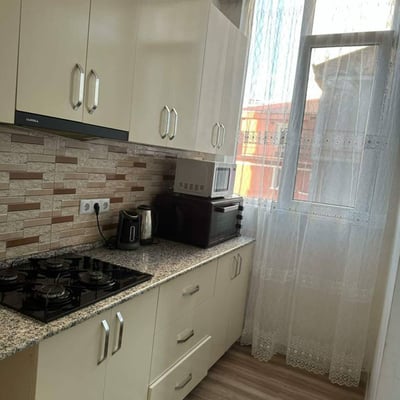 Location d'un appartement spacieux et entièrement meublé, Batoumi, Géorgie