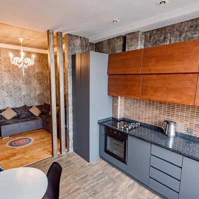 Vermietung einer gemütlichen, komfortablen Wohnung mit Terrasse, Batumi, Georgien