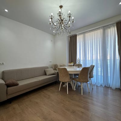 Vermietung einer modernen, möblierten Wohnung, Batumi, Georgien