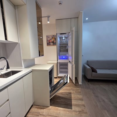 Vermietung einer modernen, möblierten Wohnung, Batumi, Georgien