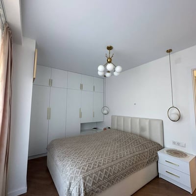 Vermietung einer modernen, möblierten Wohnung, Batumi, Georgien