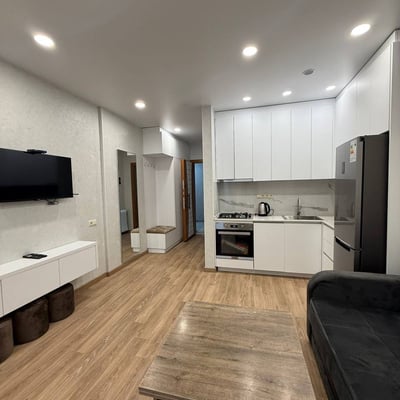 Location d'un appartement lumineux et meublé, Batoumi, Géorgie