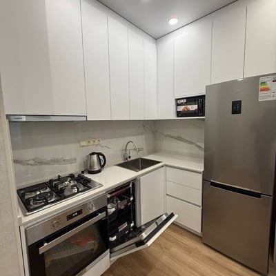 Location d'un appartement lumineux et meublé, Batoumi, Géorgie