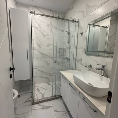 Location d'un appartement lumineux et meublé, Batoumi, Géorgie