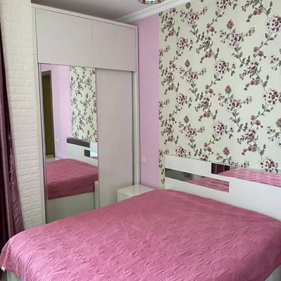 Vermietung einer hellen, möblierten Wohnung, Batumi, Georgien