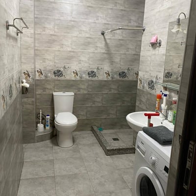 Vermietung einer hellen, möblierten Wohnung, Batumi, Georgien