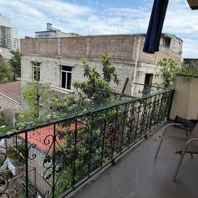 Location d'un appartement meublé et lumineux, Batoumi, Géorgie