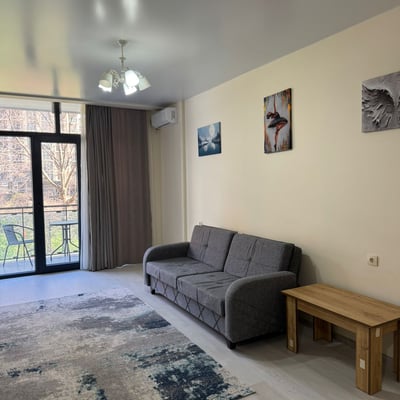 Neue möblierte Wohnung zur Miete in Meeresnähe, Batumi