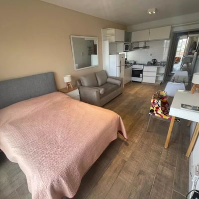 Studio Apartment with Balcony, Top Floor, Colegiales