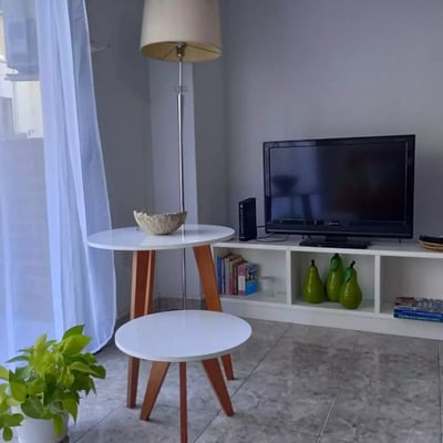 2-Bedroom Apartment for Rent with Balcony in Almagro, Buenos Aires