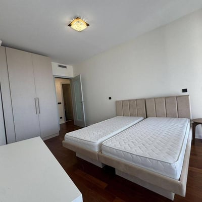 Location d'un appartement spacieux et luxueux avec terrasse, 140 m², Vračar, Belgrade, Serbie