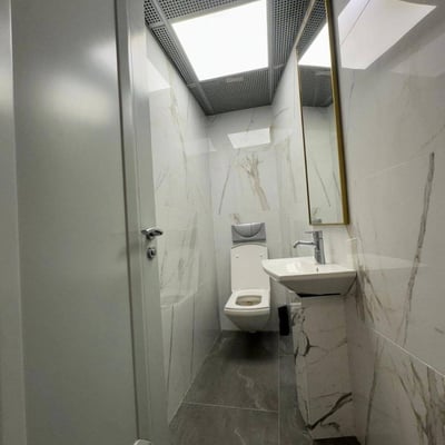 Location d'un appartement spacieux et luxueux avec terrasse, 140 m², Vračar, Belgrade, Serbie